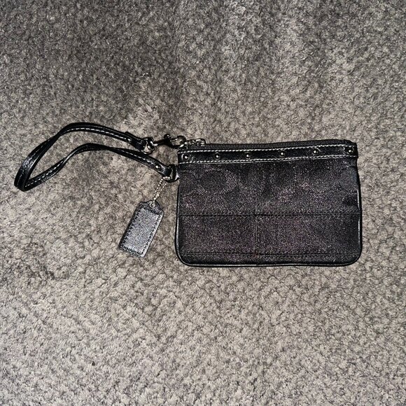 Coach Handbags - NWOT Coach Wristlet